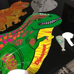 8 Piece dinosaur balloon set